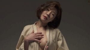 picture of Ah Ri posing in night gown